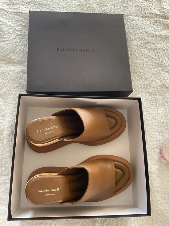 PALOMA BARCELO
Made In Spain Leather Wedge  mules Platform 
Size 39 - Picture 5 of 13
